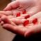 แอสตาแซนธิน (Astaxanthin) คือสารอาหารที่มีส่วนช่วยปกป้องเยื่อหุ้มเซลล์จากความเสียหายของอนุมูลอิสระ