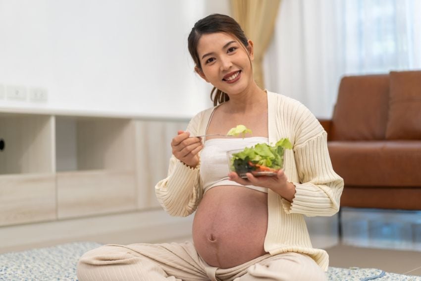Pregnant woman following a vegan diet with proper planning to protect health and pregnancy