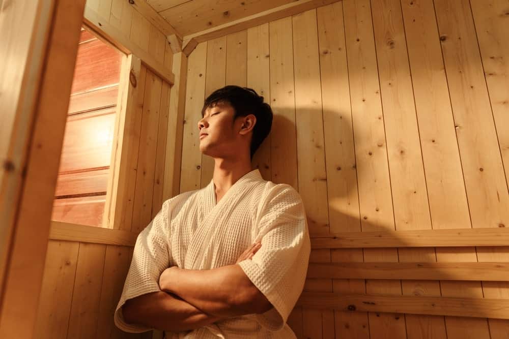 Man frequently using sauna causing high testicle temperature affecting sperm quality