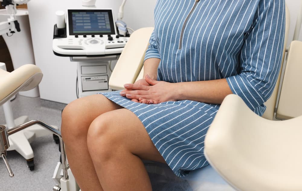 การตรวจและเตรียมผนังมดลูกให้พร้อมสำหรับการตั้งครรภ์โดยแพทย์เฉพาะทางด้านเวชศาสตร์การเจริญพันธุ์