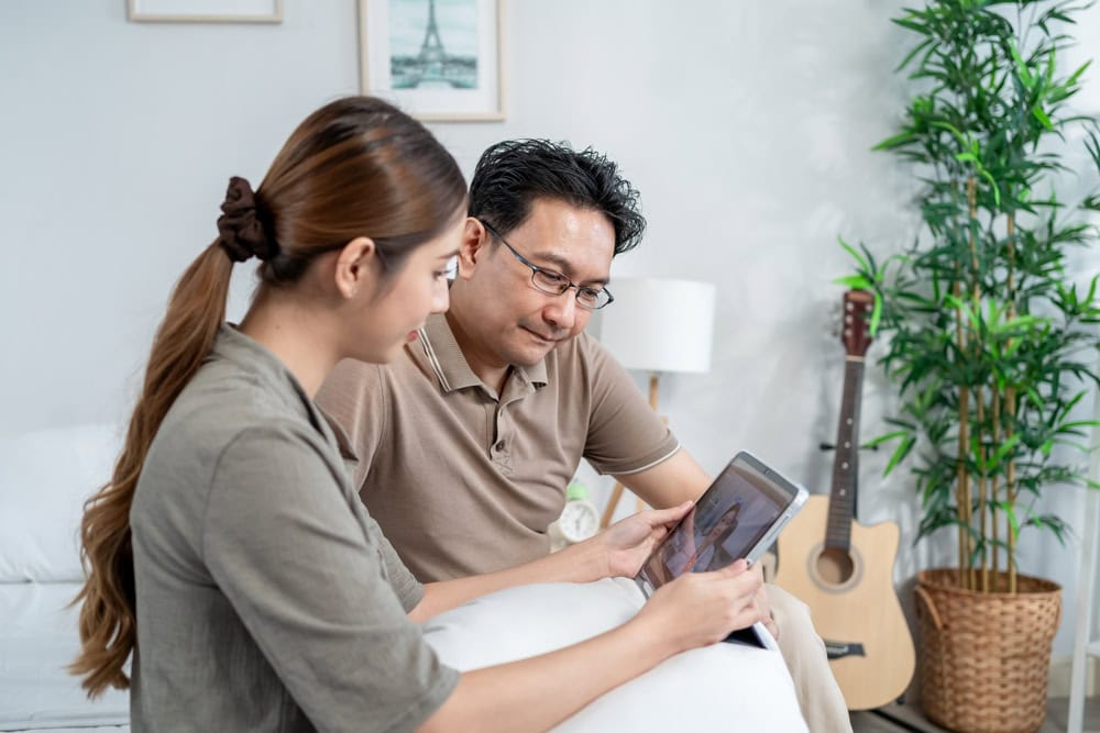 Couple consulting a doctor online about the egg donation process from carrier donors